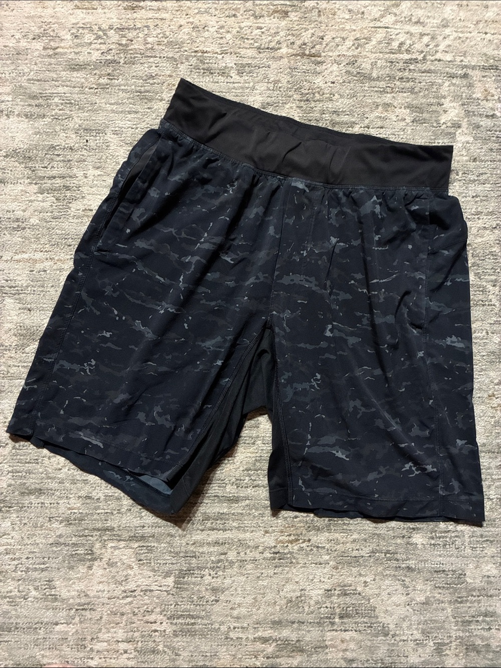 Lululemon Men's Black Performance Athletic Shorts - medium